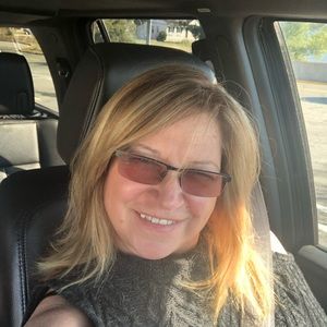 Meet your Posher, Debbie